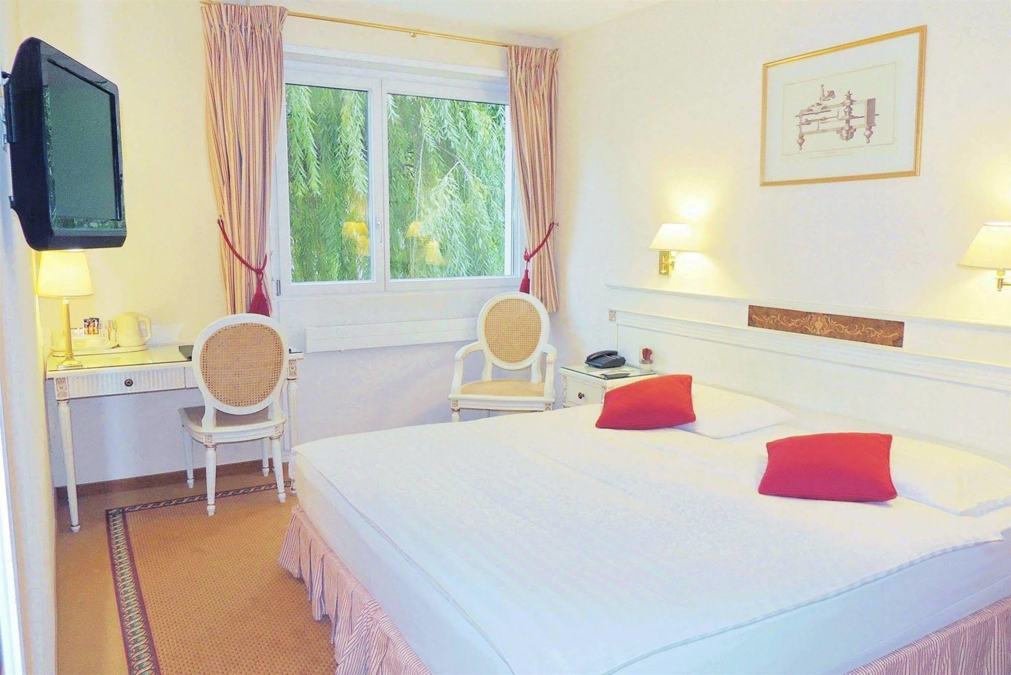 Hotel Des Horlogers Plan-Les-Ouates Bagian luar foto